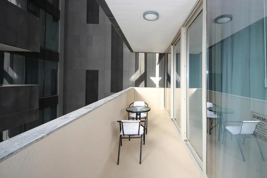 Дубай: Signature Holiday Homes - Luxury 1BR in The Matrix, Dubai Sports City