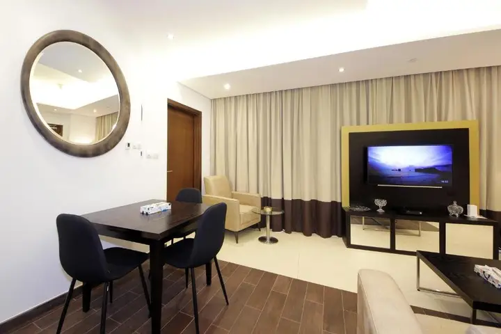 Дубай: Signature Holiday Homes - Luxury 1BR in The Matrix, Dubai Sports City