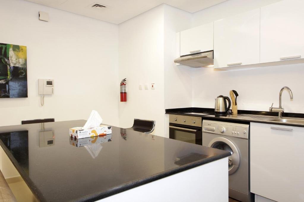 Дубай: Signature Holiday Homes - Luxury 1BR in The Matrix, Dubai Sports City