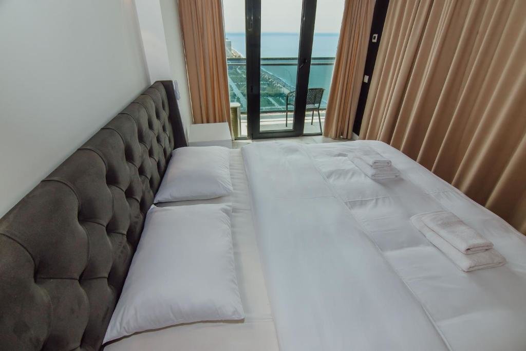 Батуми: Deluxe Apartments Orbi Beach Tower