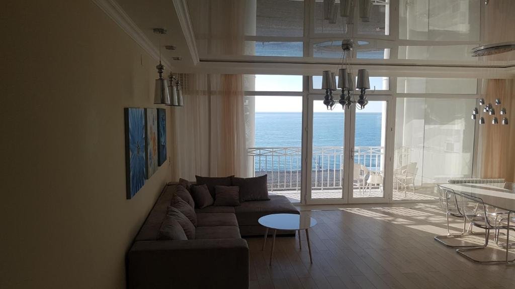 Батуми: J.R Apartment in the sea