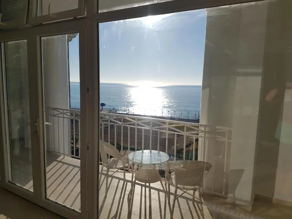Батуми: J.R Apartment in the sea