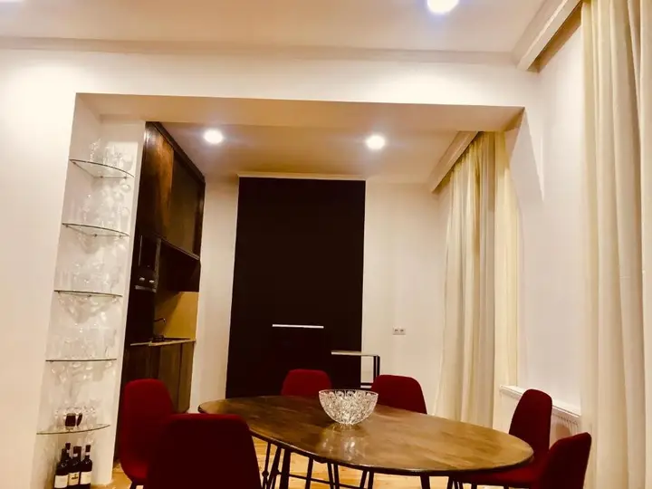 Тбилиси: Luxury Apartment In The Central