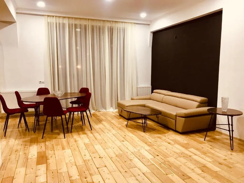 Тбилиси: Luxury Apartment In The Central