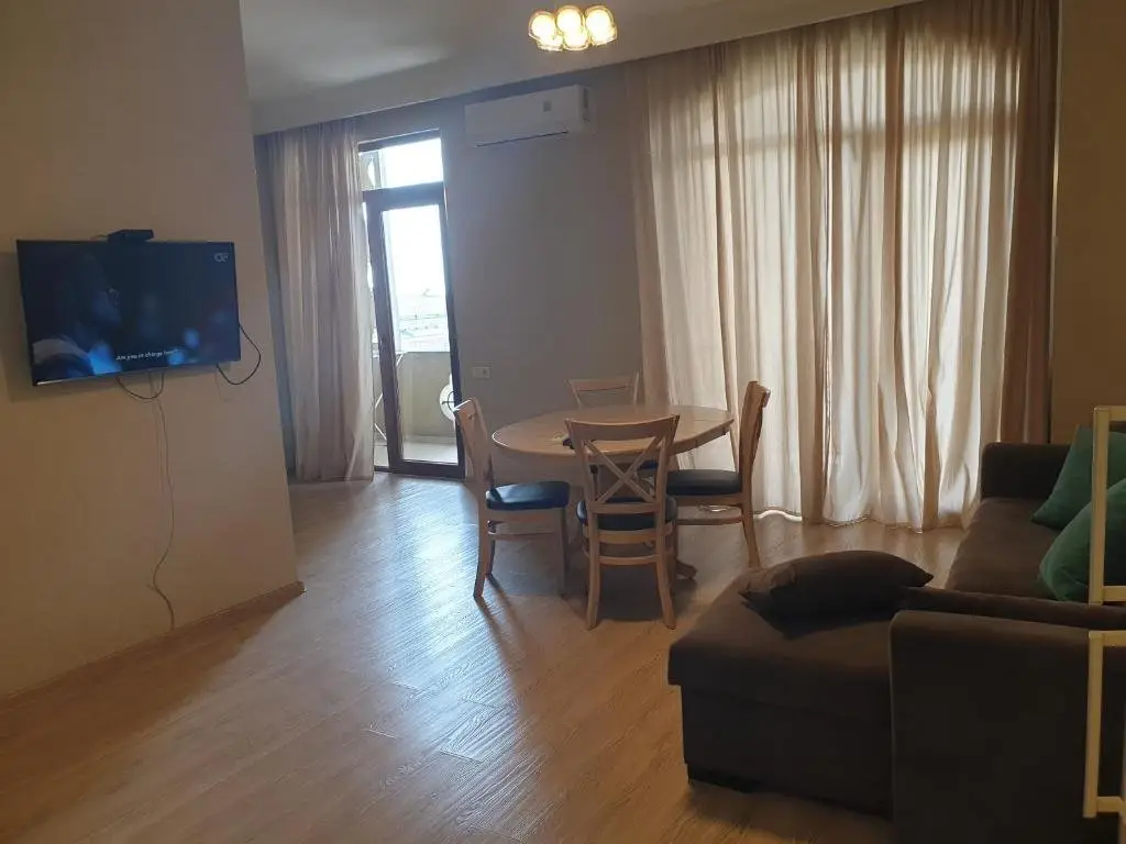 Батуми: Apartment on the Rustaveli