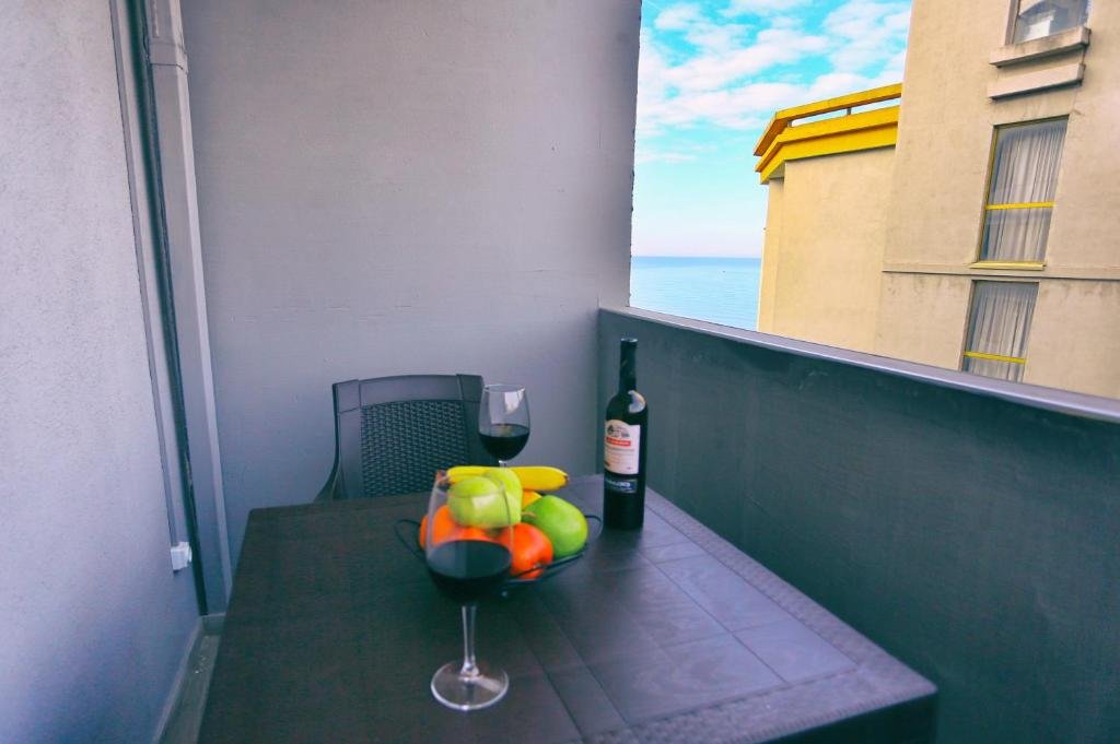 Батуми: Sea Side Apartment