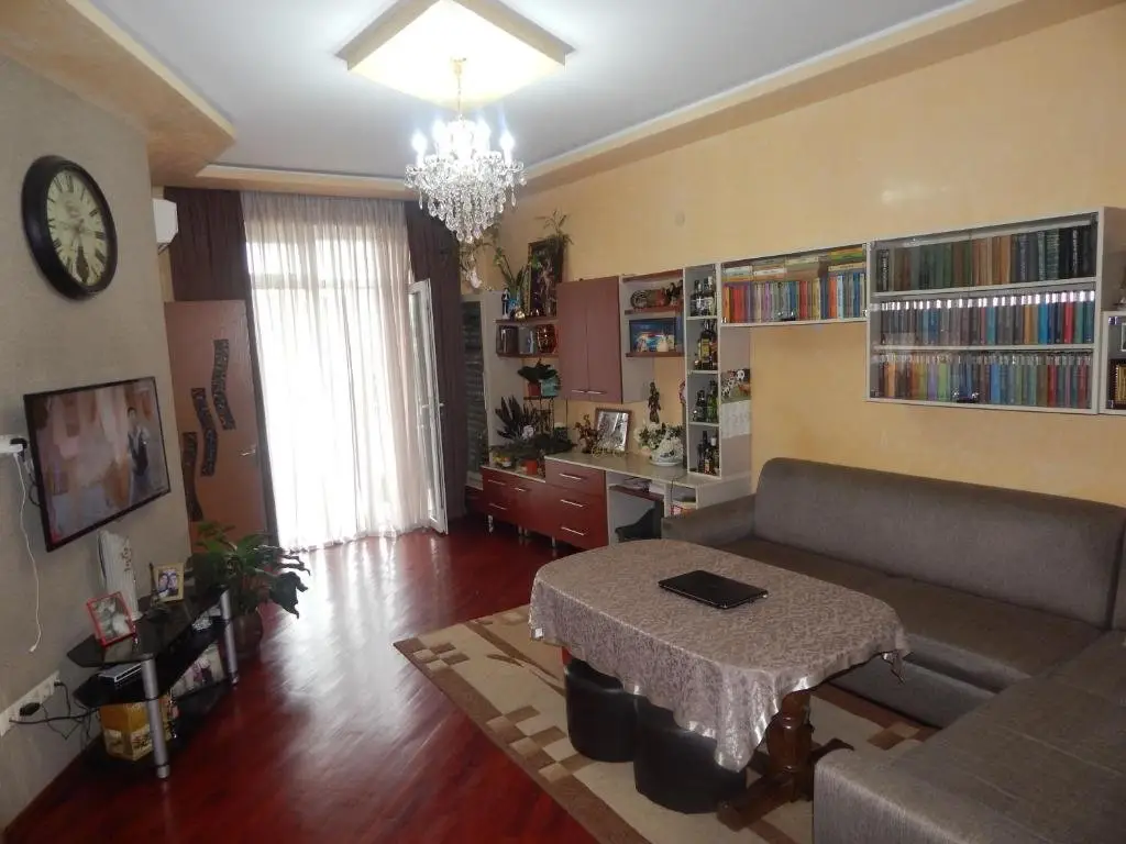 Батуми: Apartment In Luka Asatiani