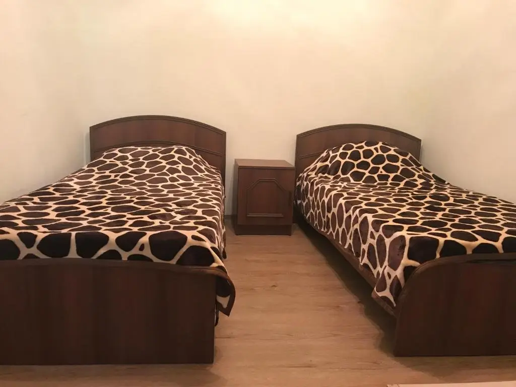 Батуми: Three Bedroom Apartment On Lermontov Street