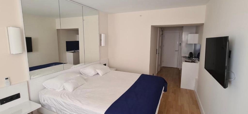Батуми: Orbi City Apartment Stare Beach