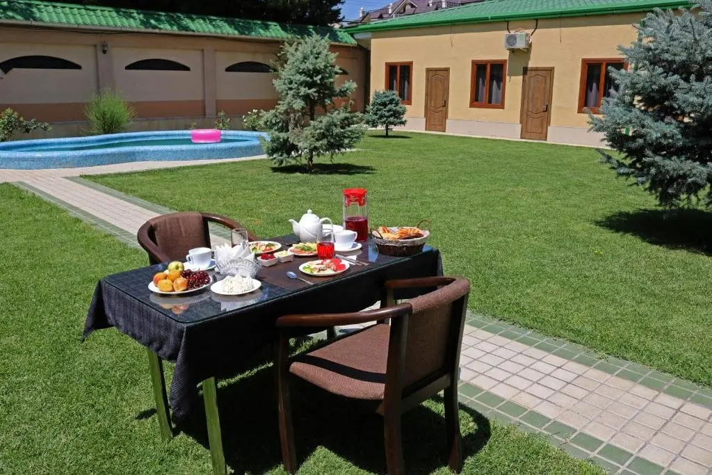 Ташкент: Chinor Garden Hotel 2 ( Free Airport Transfer and Many More)