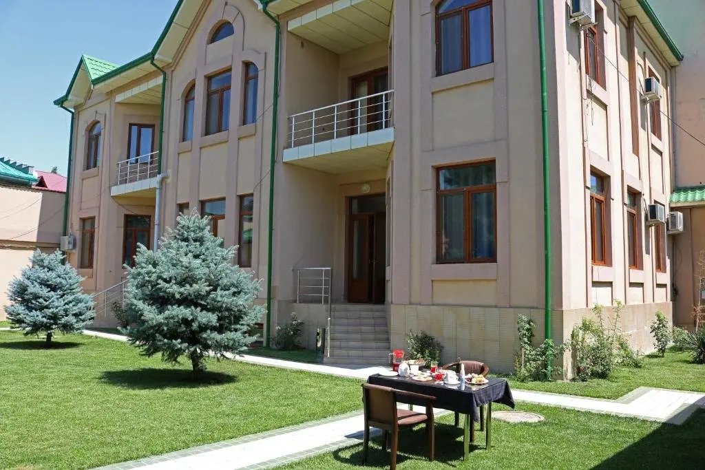 Ташкент: Chinor Garden Hotel 2 ( Free Airport Transfer and Many More)