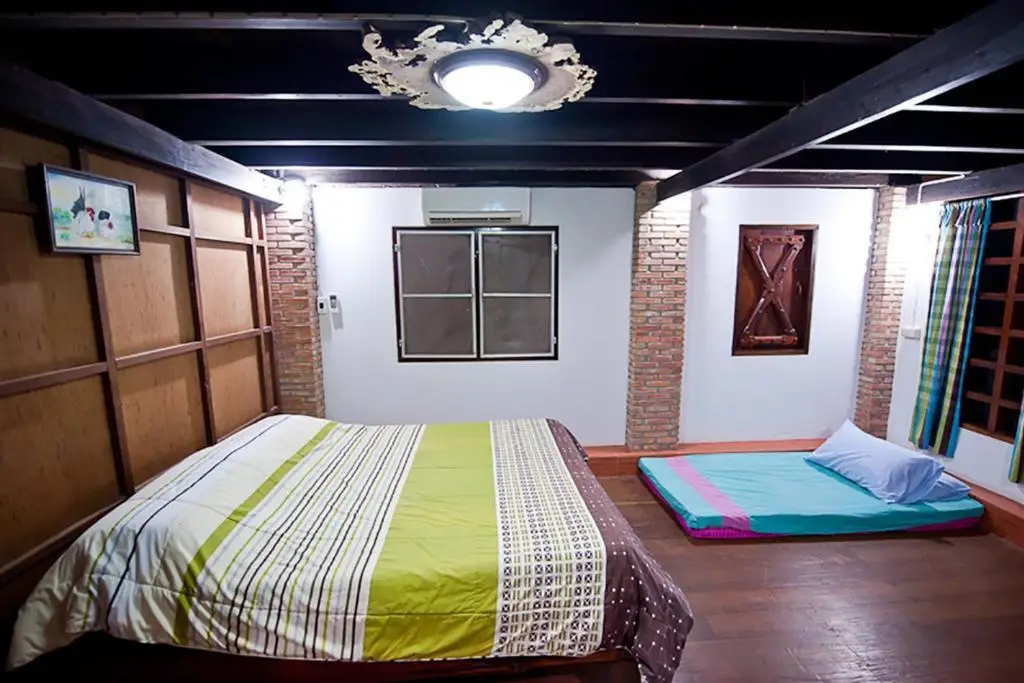 Сай Йок: Baanmai Phaipa House