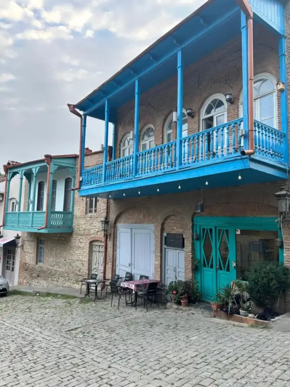 Golden Lion — фото 1