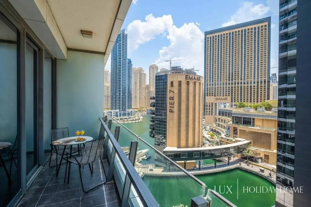 Дубай: LUX - The Modern Dubai Marina Suite 2
