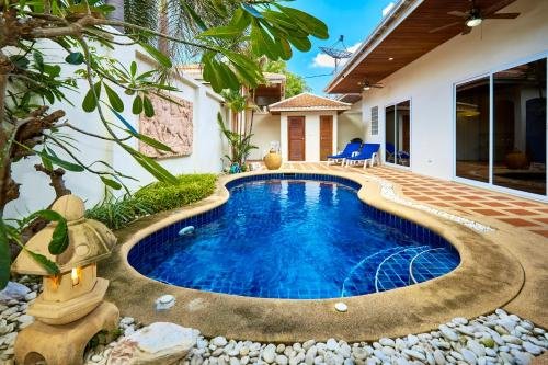 Паттайя: Golden Villa by Fantasea Beach
