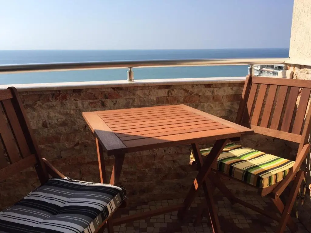 Батуми: Gorgiladze Seaside Apartment