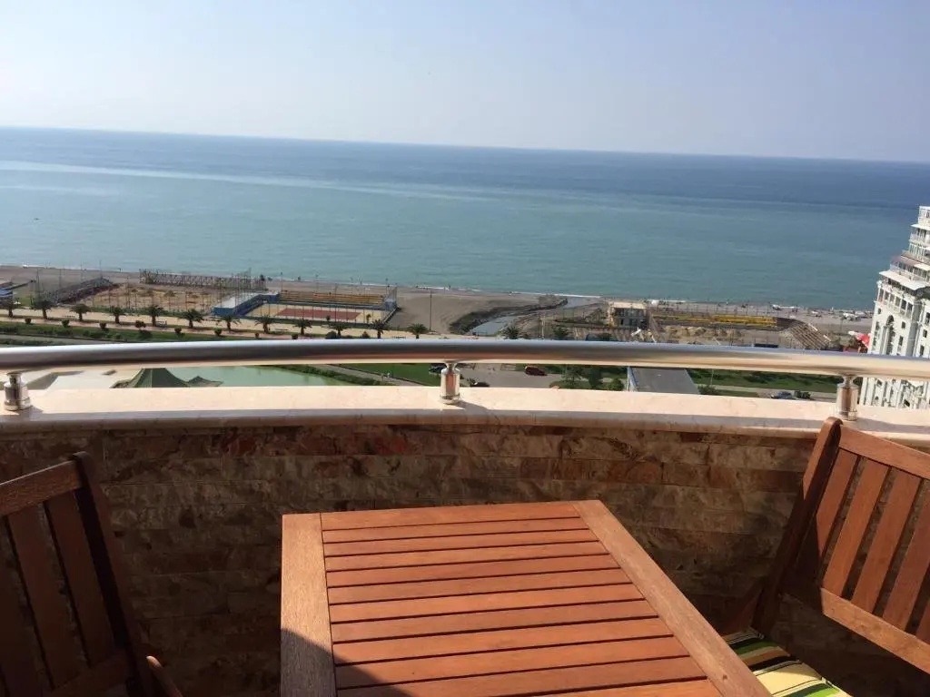 Батуми: Gorgiladze Seaside Apartment