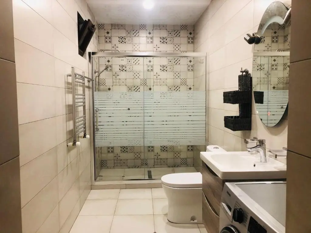 Кобулети: Irakli's Apartment