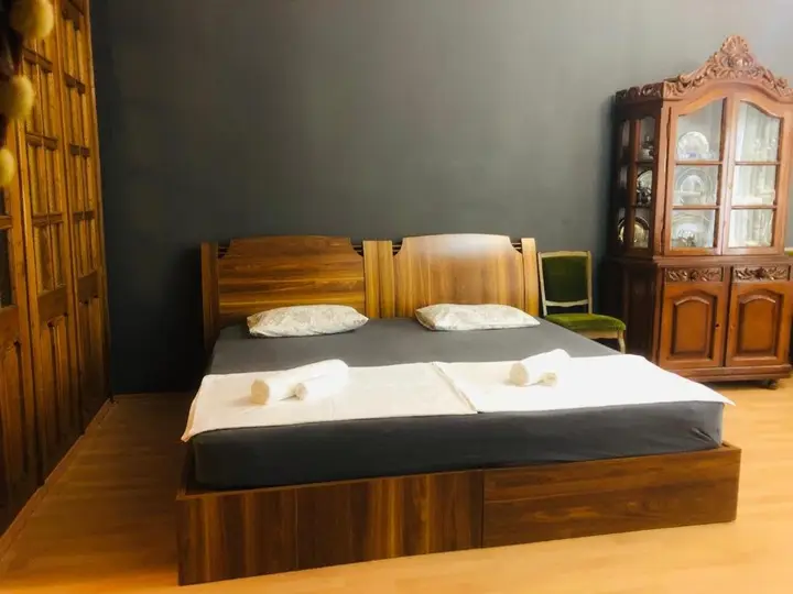 Кобулети: Irakli's Apartment