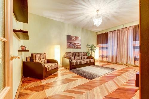 Санкт-Петербург: Apartment on Nevsky prospect 13