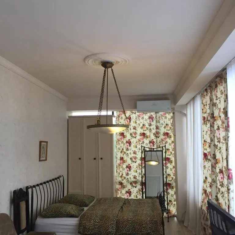 Тбилиси: Apartment on Ghambashidze 3a
