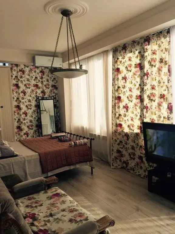 Тбилиси: Apartment on Ghambashidze 3a