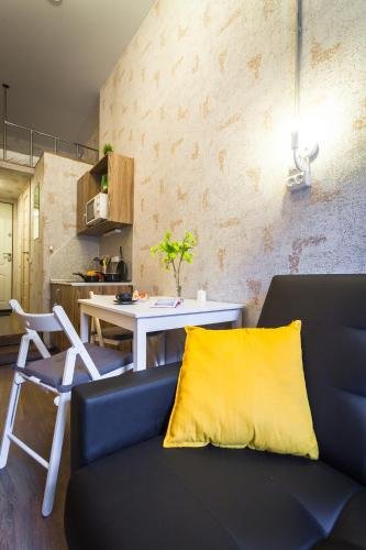 Санкт-Петербург: Guests Love on Marata