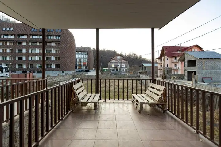 Бакуриани: ?Bright 2BR apt. with 2 balconies in Bakuriani?