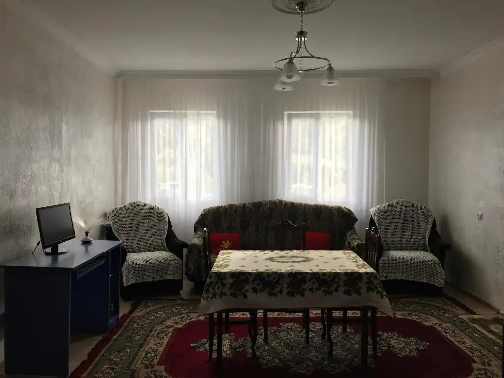 Даниспараули: Guest House Luka
