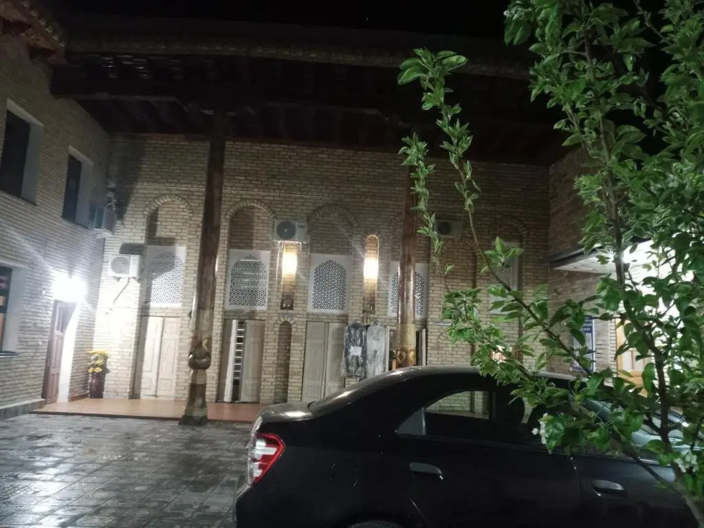 Бухара: Hotel Sohibqiron