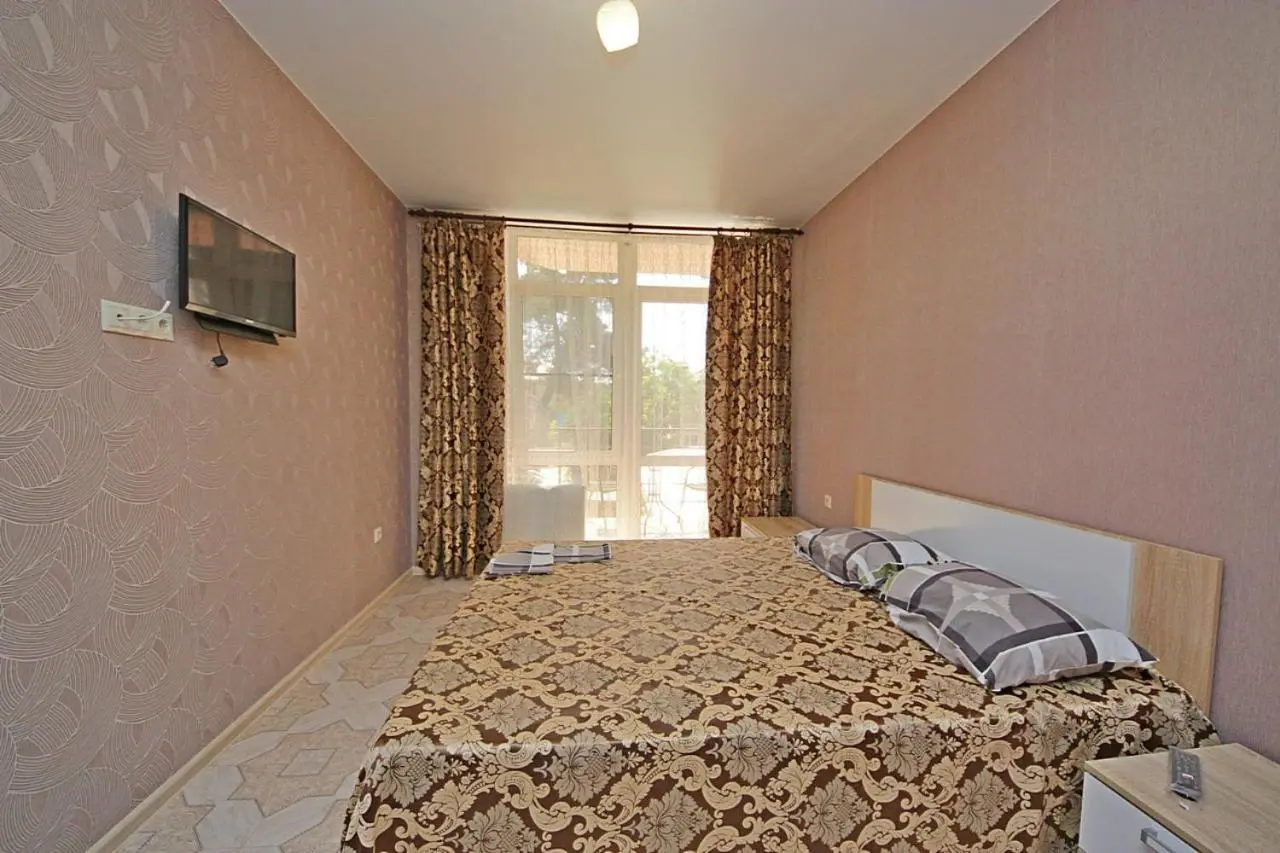 Витязево: Guesthouse BACARDI