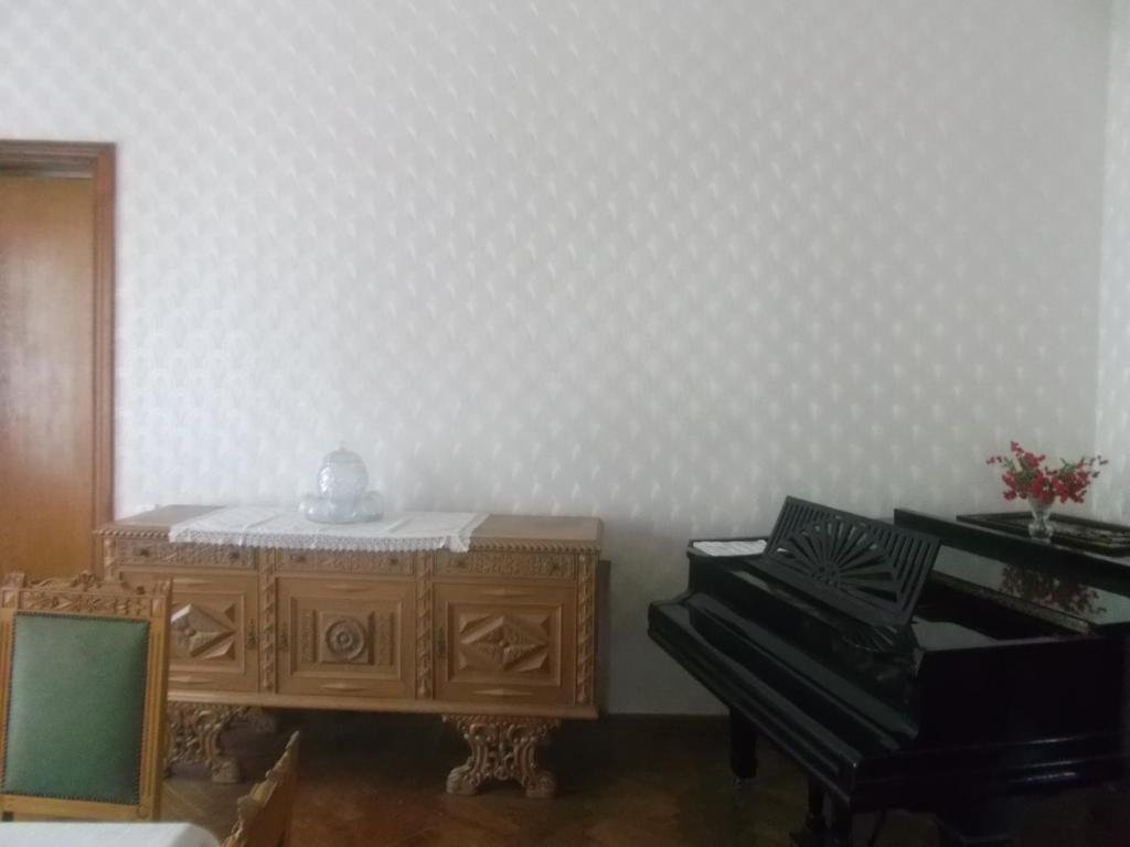 Кутаиси: Stone House