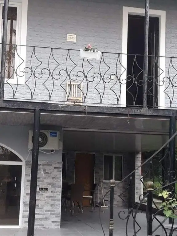 Кутаиси: Цхалтубо дом у леса