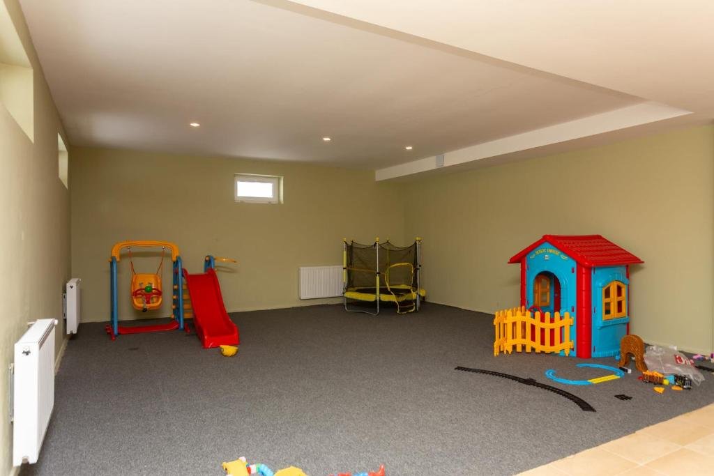 Бакуриани: Spacious Apartment For 5 In Bakuriani