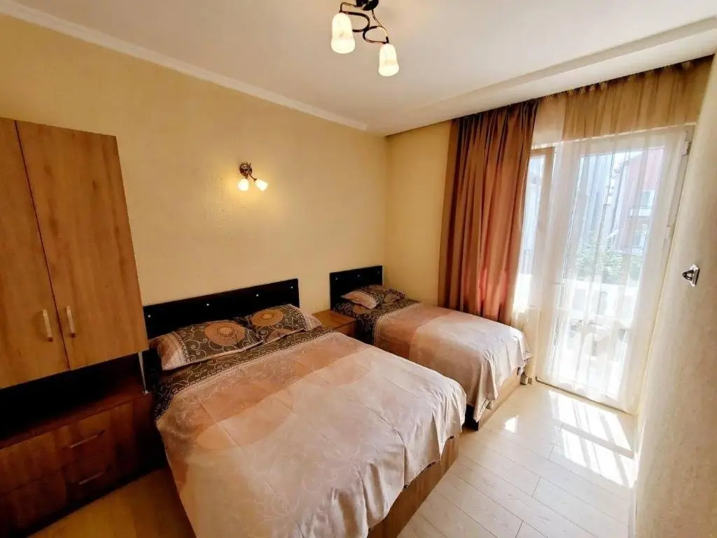 Уреки: • Ureki • Sea Resort • Lucky 7 •