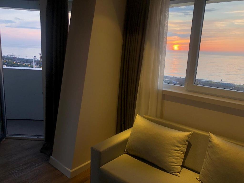 Батуми: Panorama Sea View Luxury Suite In Alliance Palace Courtyard By Marriott