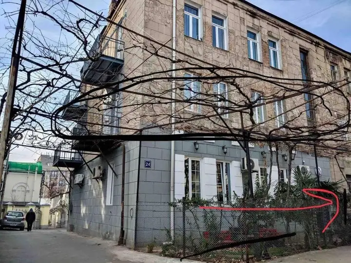 Тбилиси: One Bedroom Apartment Near Fabrica