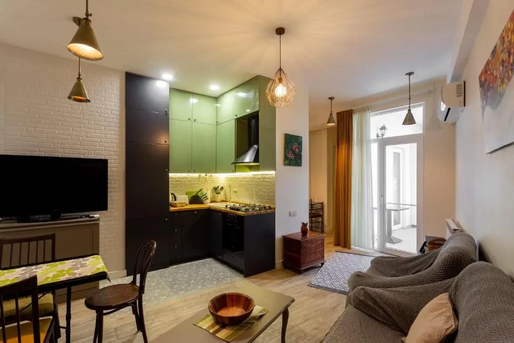 Тбилиси: Modern 1Br Apartment In The Center