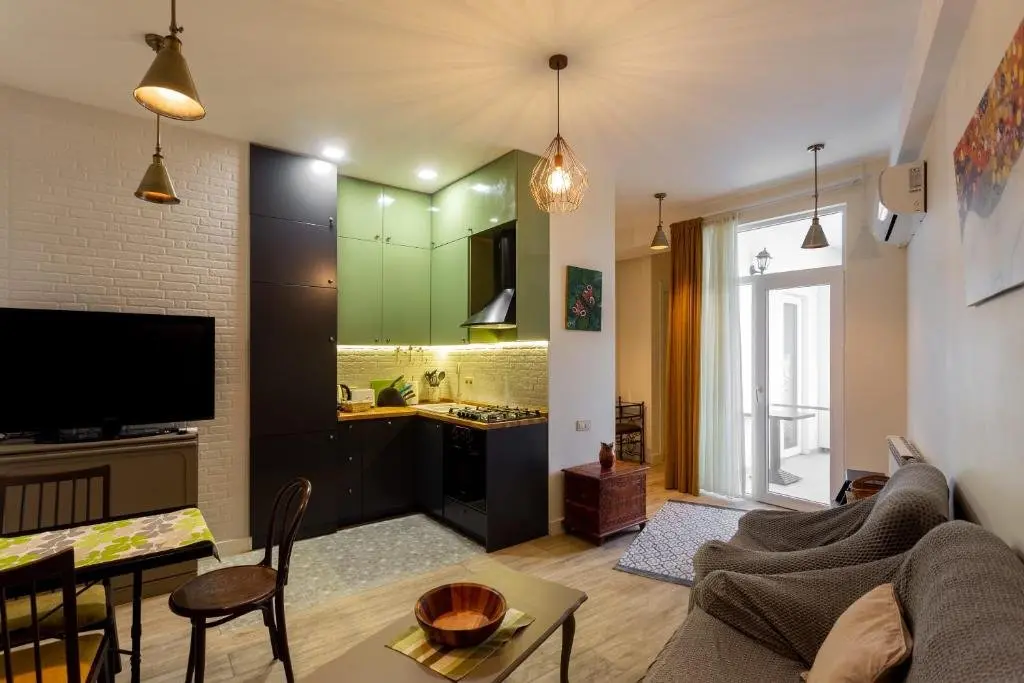 Тбилиси: Modern 1Br Apartment In The Center