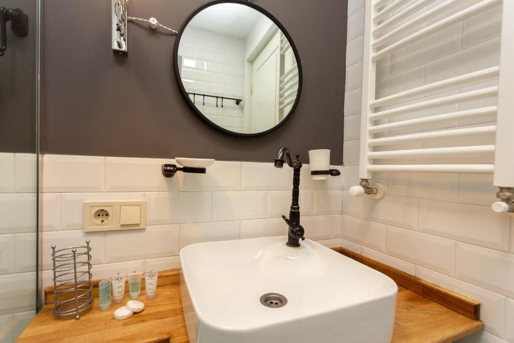 Тбилиси: Modern 1Br Apartment In The Center