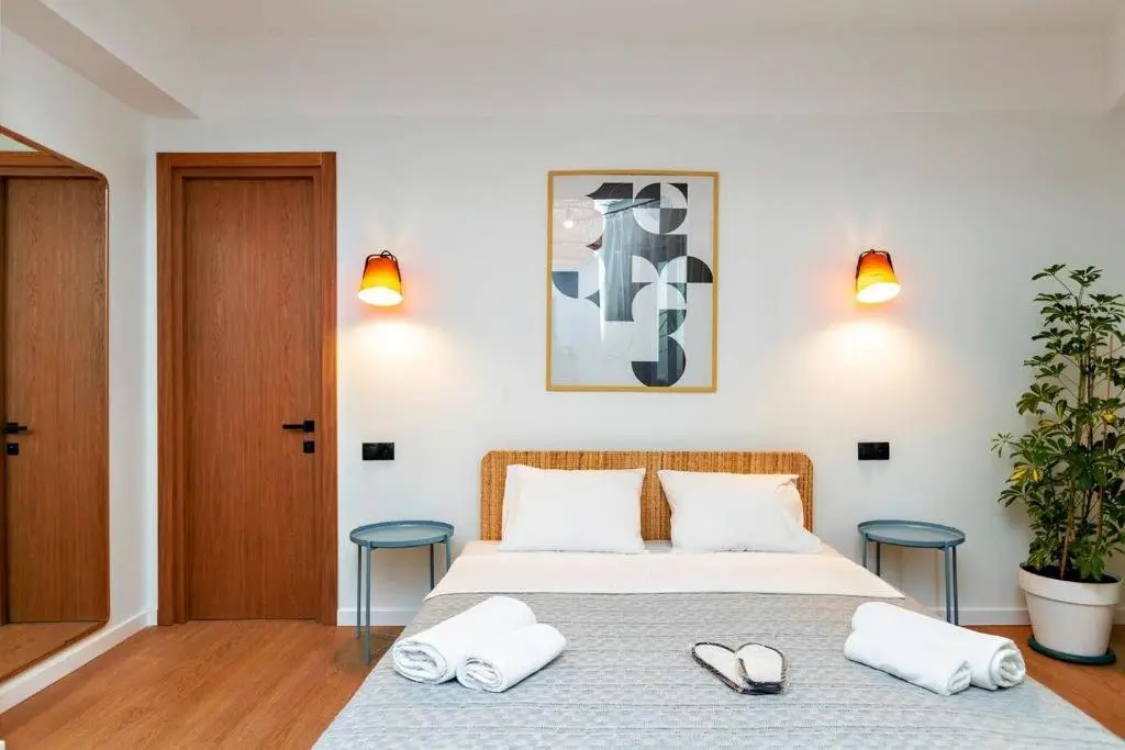 Тбилиси: Stylish 2BR apt w huge terrace in Old Tbilisi