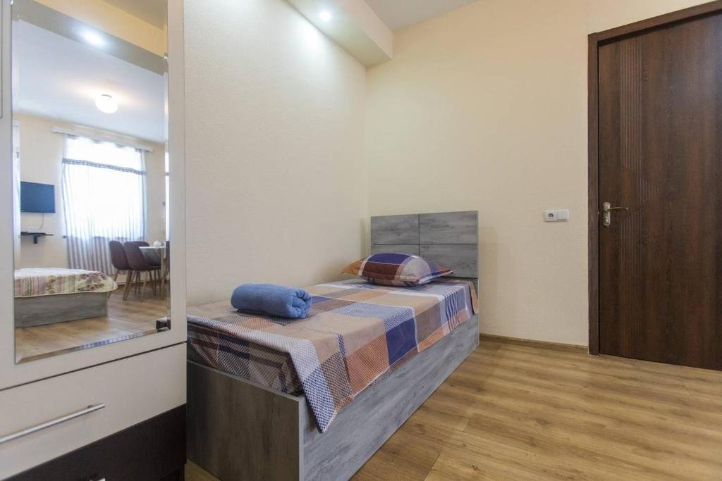 Тбилиси: New Studio in Old Tbilisi Sololaki