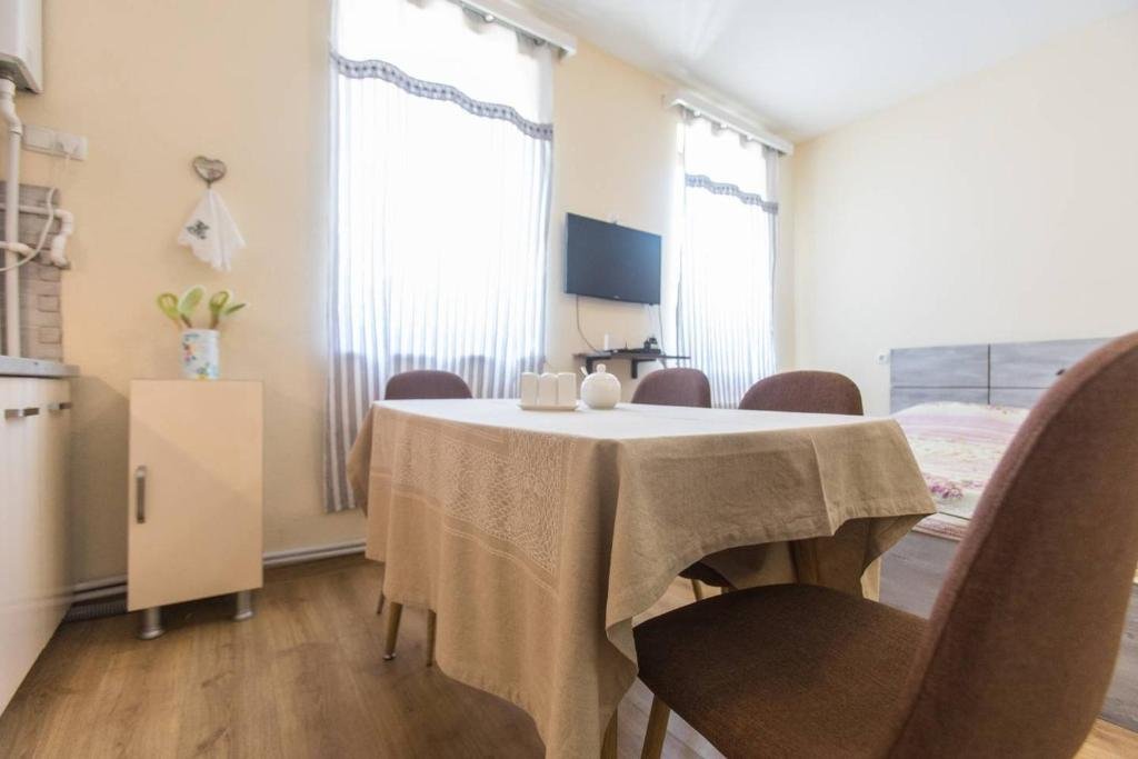 Тбилиси: New Studio in Old Tbilisi Sololaki