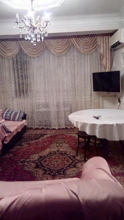 Батуми: Pirosmani 8 Apartment