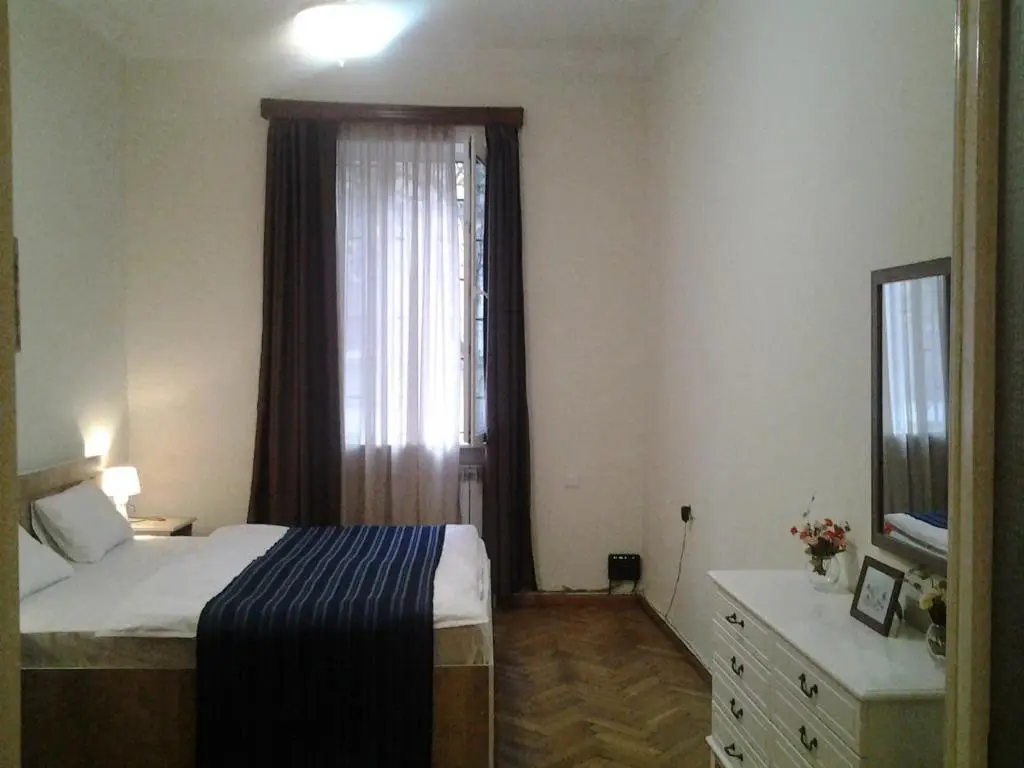 Тбилиси: Tabidze House