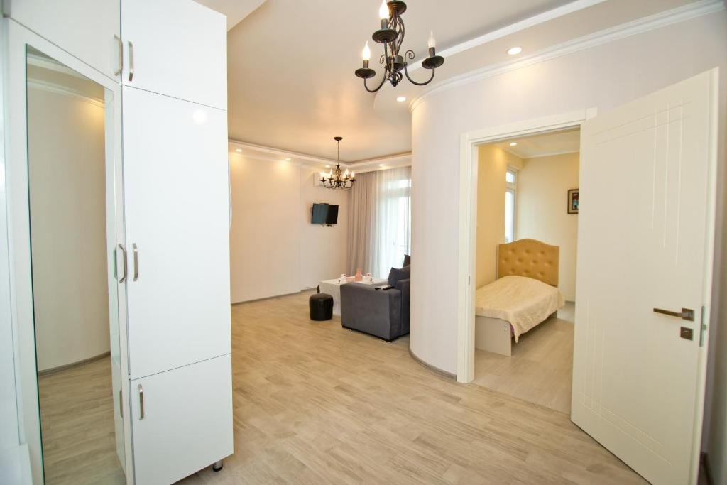 Батуми: Mishka's Stylish Apartment 63