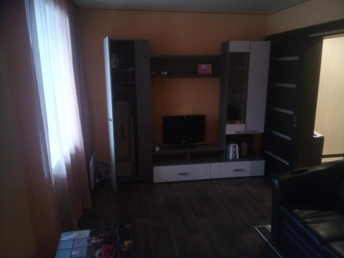 Рыбинск: Apartment on Furmanova 1a