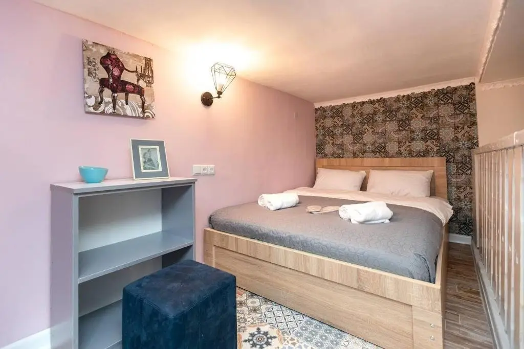 Тбилиси: New 30 Small Mezzanine Apartment Near Fabrika