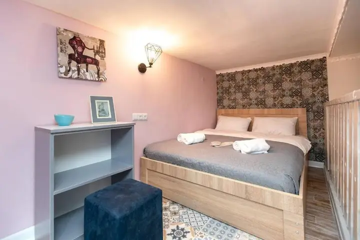 Тбилиси: New 30 Small Mezzanine Apartment Near Fabrika