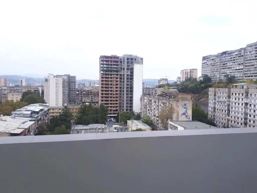 Тбилиси: Tbilisi, Saburtalo, Tsintsadze 26